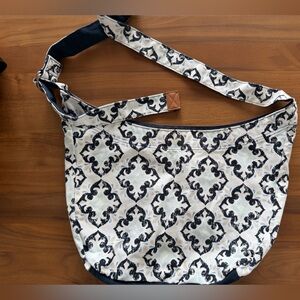 Thirty One Fun ‘Retro Metro’ Navy, Cream and Turquoise Patterned Shoulder Bag.
